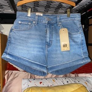 Levi Mom Shorts